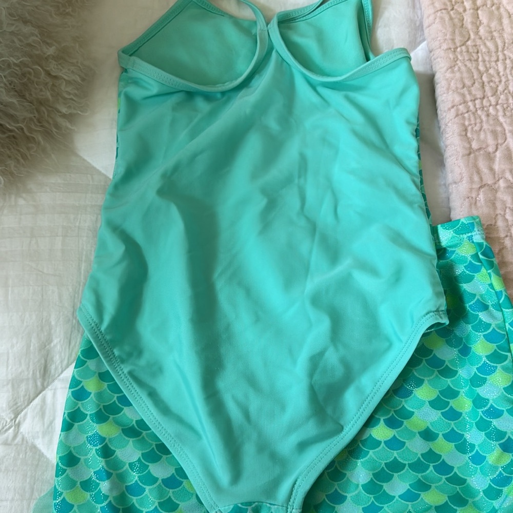 Little girls one piece swimsuit with mermaid skirt - Picture 4 of 4